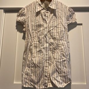 Maternity blouse with capped sleeves and back tie, great for work Size M